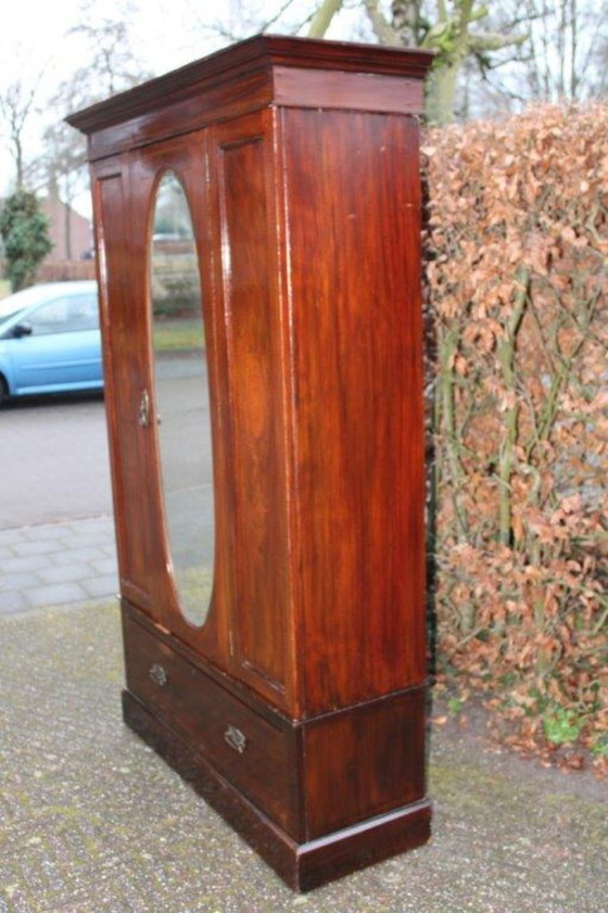 Image 1 of Armadio vintage in legno (anni 30-40) armadio per ragazze