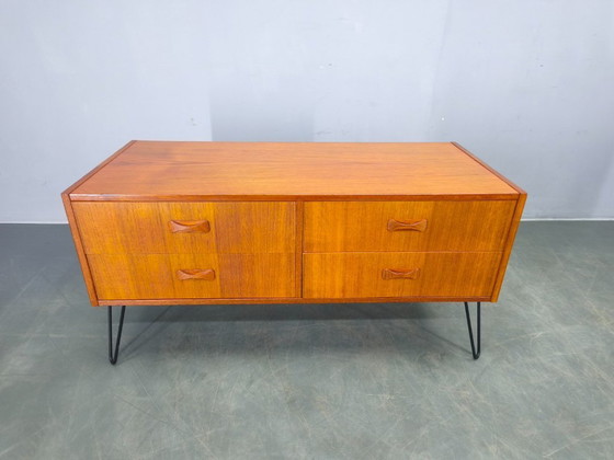 Image 1 of Buffet danois en teck, style années 60