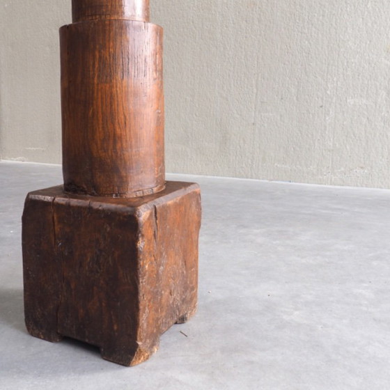 Pedestal escultural de madera maciza – Objetos decorativos, Wood (photo 13 of 16)