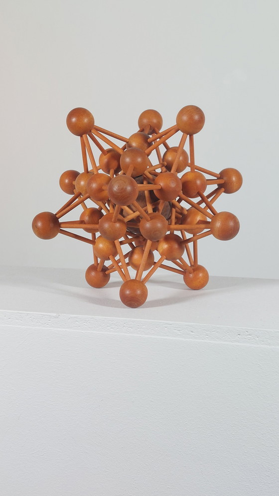 Image 1 of Modello strutturale decorativo in legno d'epoca di metà secolo, modello didattico danese scandinavo