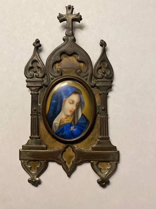 Kleine antike Marienikone – neugotisches Medaillon, Ende des 19. Jahrhunderts – decoratieve objecten, Porcelain