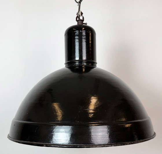 Industrial Black Enamel Factory Pendant Lamp, 1950s – Iron (photo 3 of 18)
