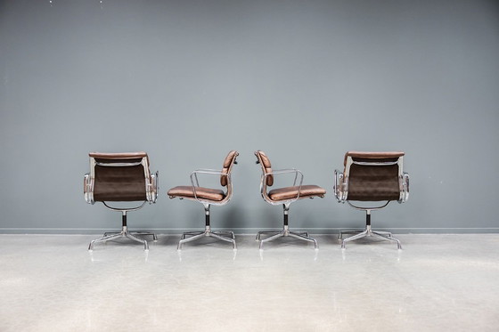 Image 1 of Eames EA208 softpad meeting chair