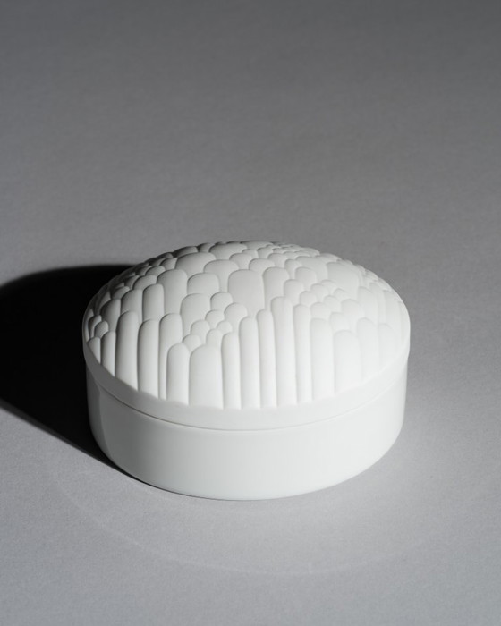 Image 1 of Rosenthal Anemone Porseleinen Trio Grote Vazen met Doos met Deksel van Rosemonde Nairac