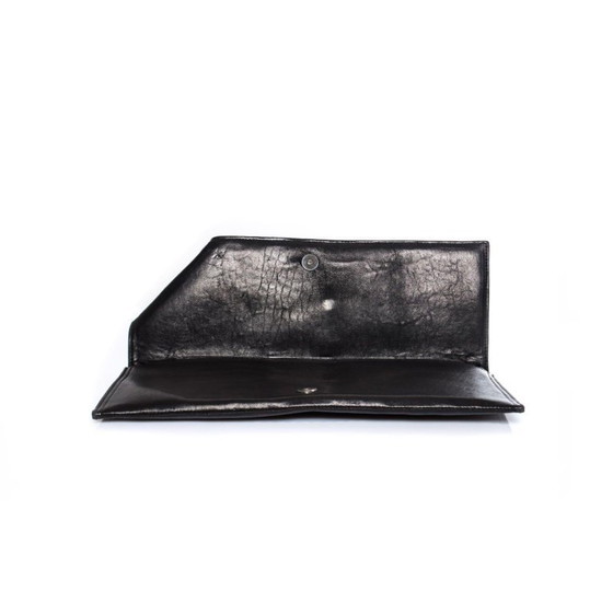 Image 1 of Maison Du Posh, pochette in pelle nera con anello per le nocche.