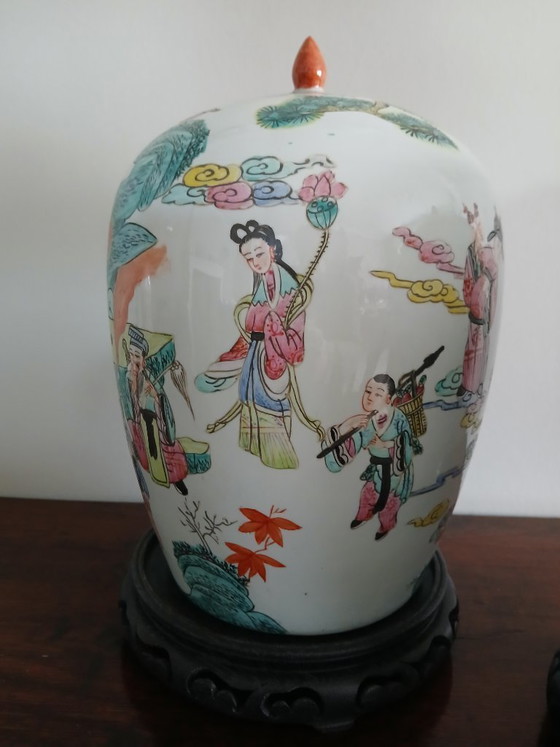 Image 1 of Paar grote chinese gemberpotten emaille Famille Rose 30cm