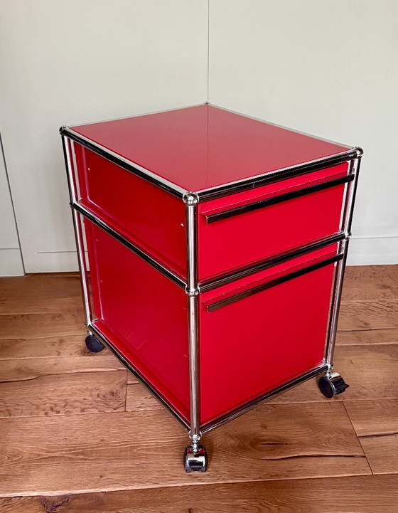Image 1 of USM Haller 2-drawer cabinet on casters