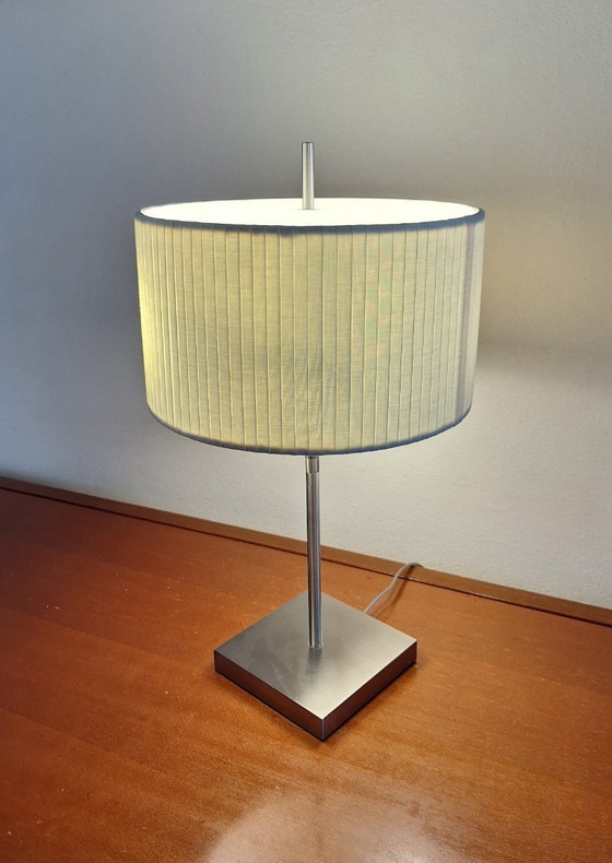 Image 1 of Lampada da tavolo Philips Lirio Design