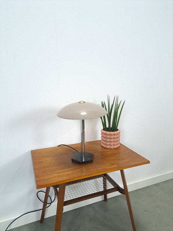 Image 1 of Tafellamp met Marmeren Voet en Zeskant Chromen Frame