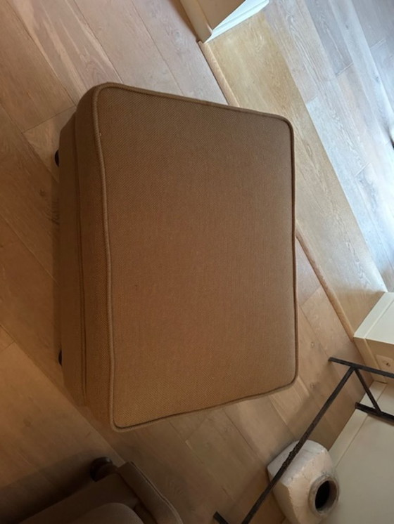 Image 1 of Landelijke fauteuil met poef