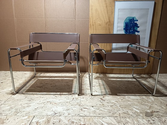 Image 1 of Poltrone Knoll Wassily B3 2 nuove/usate in pelle color noce di Marcel Breuer € 4.400