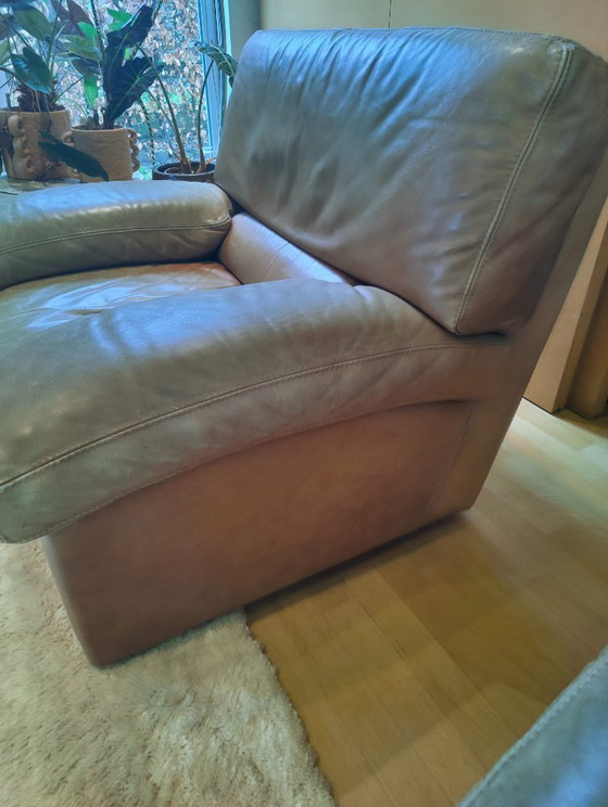 Image 1 of Set di divani in pelle di bufalo vintage: design senza tempo, comfort ineguagliabile e carattere autentico