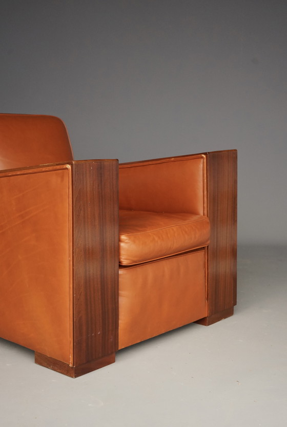 Image 1 of Indrukwekkend paar Art Deco leren fauteuils. 1940s.
