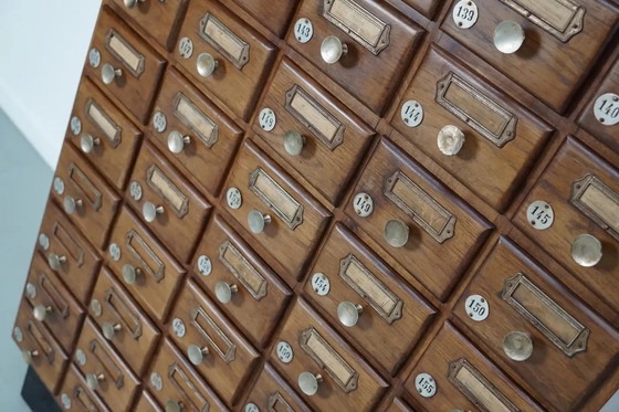 Image 1 of Vintage Duitse eiken apothekers- / spaarkast, jaren 1950