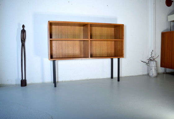 Image 1 of Deense teakhouten boekenkast/dressoir/kast uit de jaren 60, vintage kast