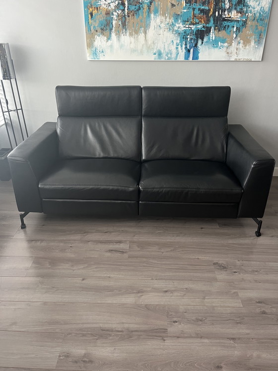 Image 1 of Leather electric relaxation sofa 2.5 seats excellent condition