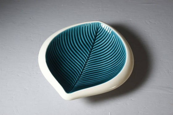 Image 1 of Verceram France - Large fruit bowl in the shape of a leaf, 1950s design