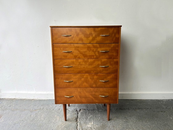 Image 1 of Vintage ladekast van notenhout met messing handgrepen uit het midden van de 20e eeuw, jaren 1950-1960.