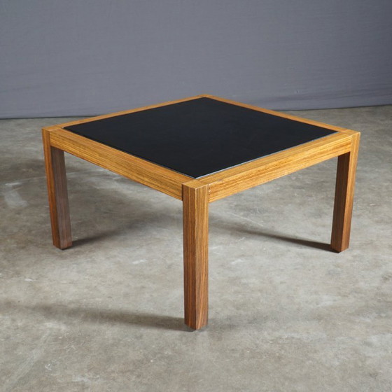 Image 1 of Tavolino da caffè vintage in pelle con base in noce