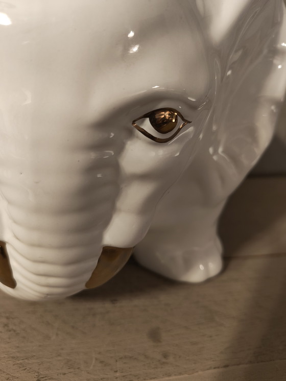 Image 1 of Pot de fleurs éléphant en porcelaine vintage des années 1970