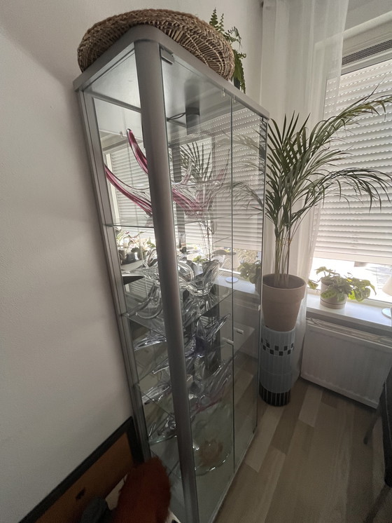 Image 1 of Vitrinekast met 5 muranoschalen