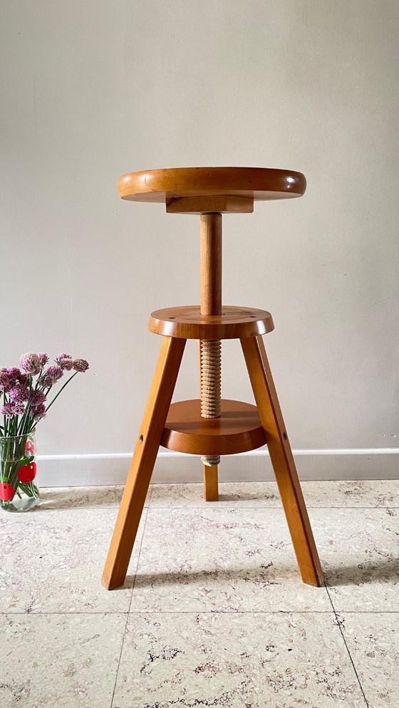 Image 1 of Vintage massief beukenhouten schroefkruk