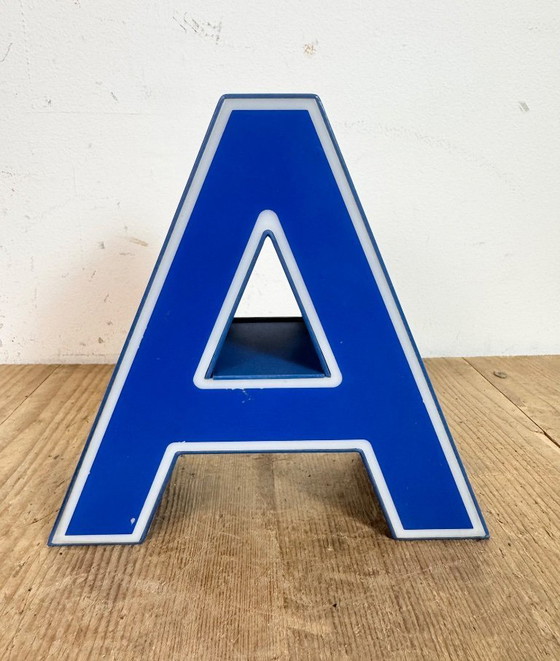 Image 1 of Lettera A illuminata in plastica blu vintage, anni '70
