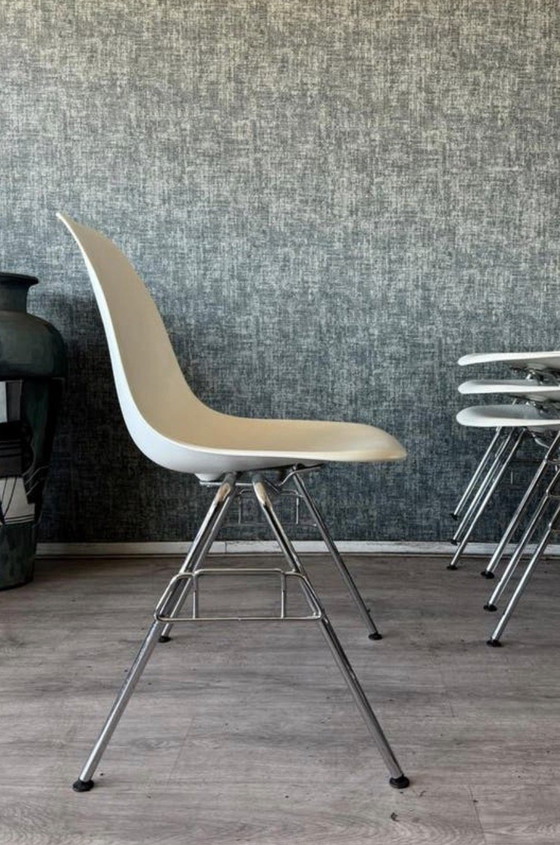 Image 1 of 6x Vitra Eames Plastic Side Chairs RE DSS, entworfen von Charles & Ray Eames für Vitra