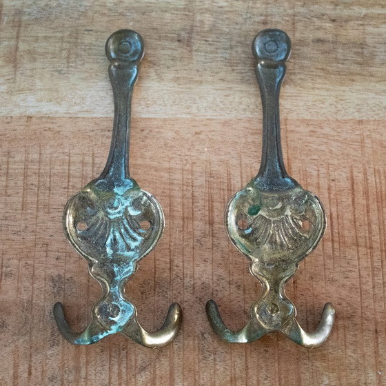 Image 1 of Set di 2 appendiabiti decorativi vintage in ottone, stile italiano Hollywood Regency.