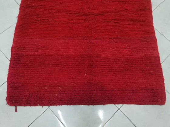 Alfombra marroquí de lana roja 250cm x 150cm – Wool, Modern (photo 7 of 9)