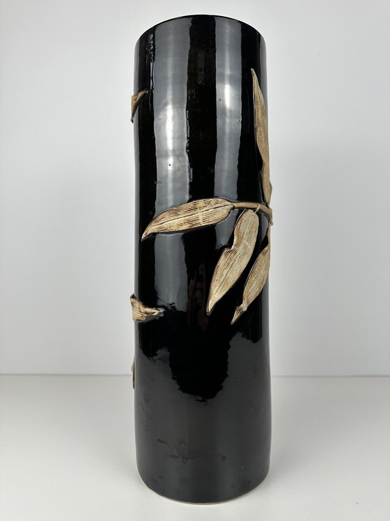 Image 1 of Vase vintage en céramique orné de bambous en relief
