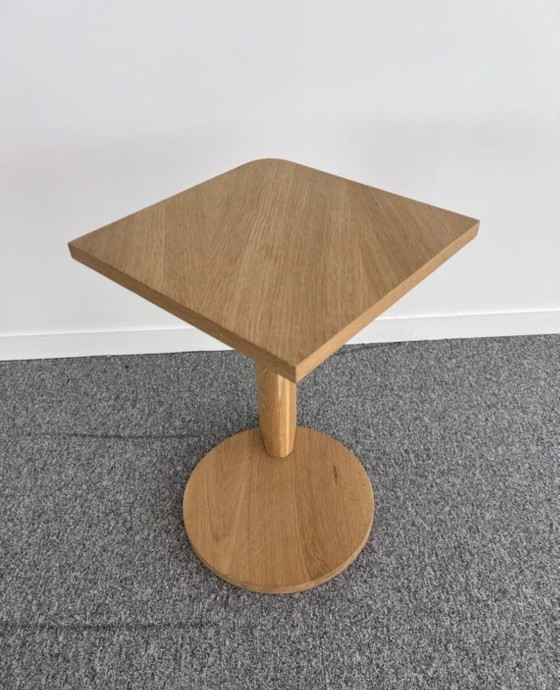 Image 1 of Petite table en bois KANN