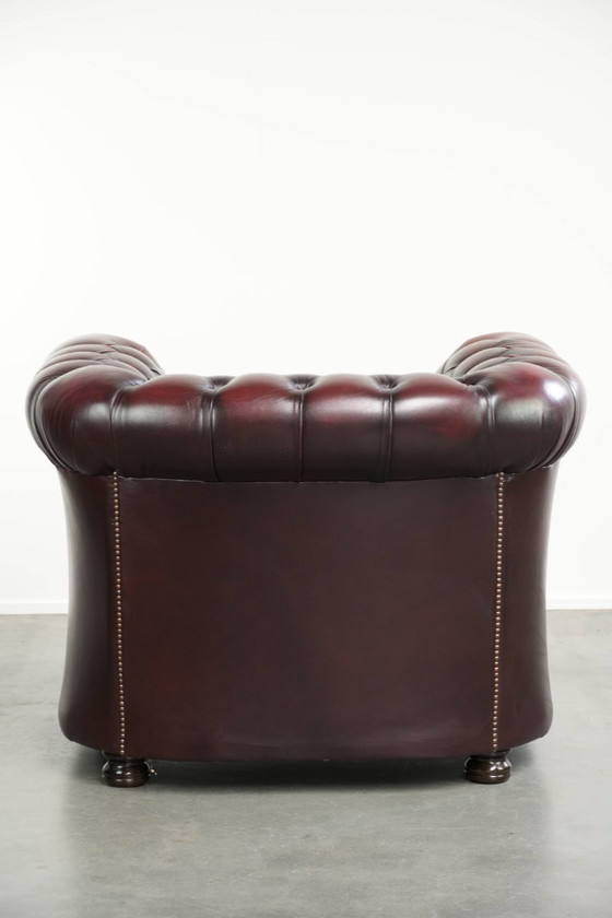 Englischer Chesterfield Club Sessel aus Rindsleder in einer schönen roten Farbe – Leather, Klassiek (photo 4 of 12)