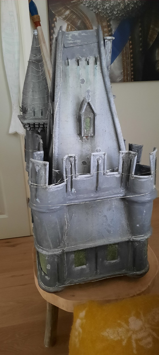 Image 1 of Prachtig groot zinken kasteel 19e eeuws