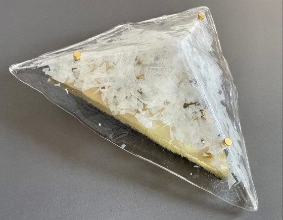 Image 1 of Decken-/Wandleuchte aus Muranoglas mit weißen Glasfolien aus den 1980er Jahren. Eine von drei verfügbaren.