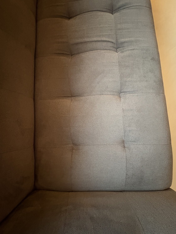 Image 1 of Wunderschönes 3-Sitzer-Sofa und passender Hocker aus Samt von Wulf Wonen