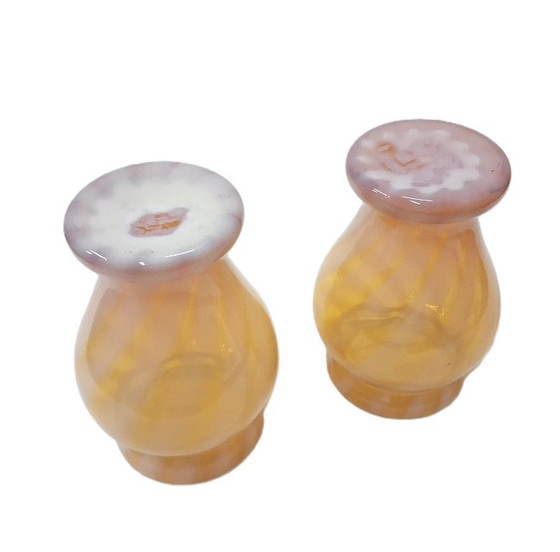 Image 1 of Coppia di vasi in vetro opalino con effetto vortice/marmo