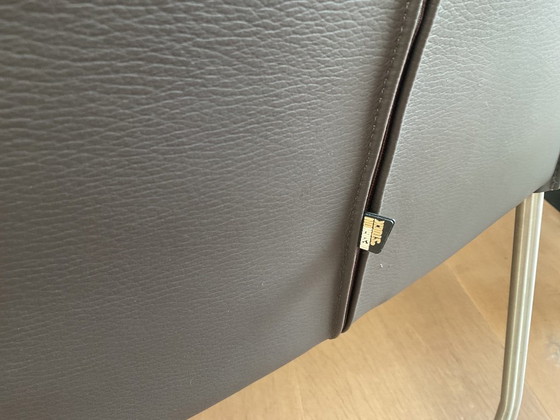 8 modèles en cuir de série Amra avec jantes à vendre – Design on Stock, Chaises de salle à manger, Leather (photo 3 of 5)