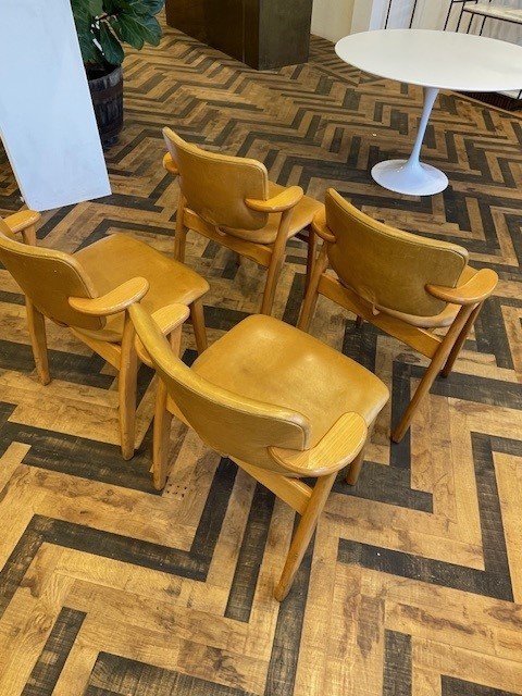 Image 1 of 4 Domus Lederstühle von Ilmari Tapiovaara