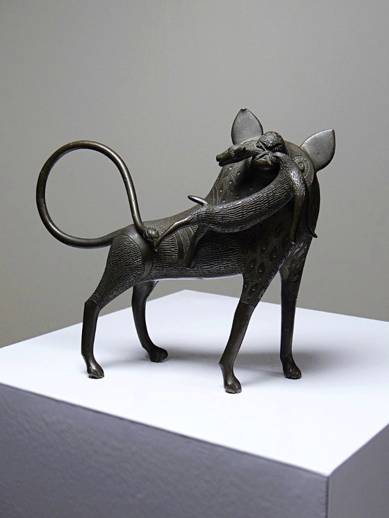Image 1 of Leone di bronzo, iena, bestia del Benin Dahomey Cotonou vintage/antico