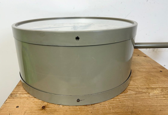 Image 1 of Grote industriële dubbelzijdige spoorweg- of fabrieksklok van Pragotron, jaren 50