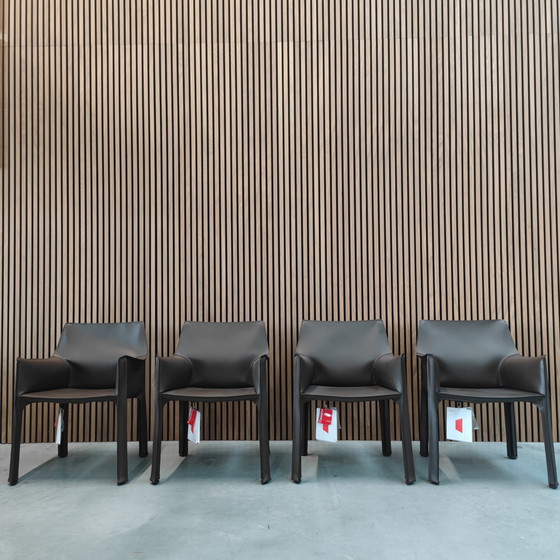 Image 1 of Cassina Cab 413 - Sedia da pranzo in pelle moka