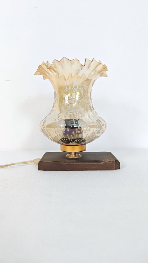 Lampe vintage en verre ambré, base en bois années 70, lampe de chevet, lampe tempête rétro, Sijaj Hrastnik yougoslave