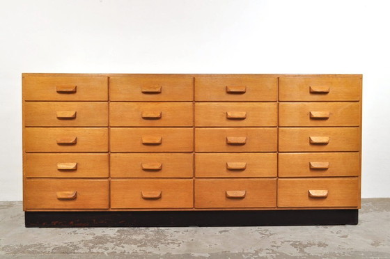 Image 1 of Vintage shop display case / counter in oak, 1930s