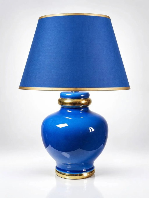 Lampe vintage Att. Le Dauphin en céramique bleu cobalt et or, années 1960-1970.