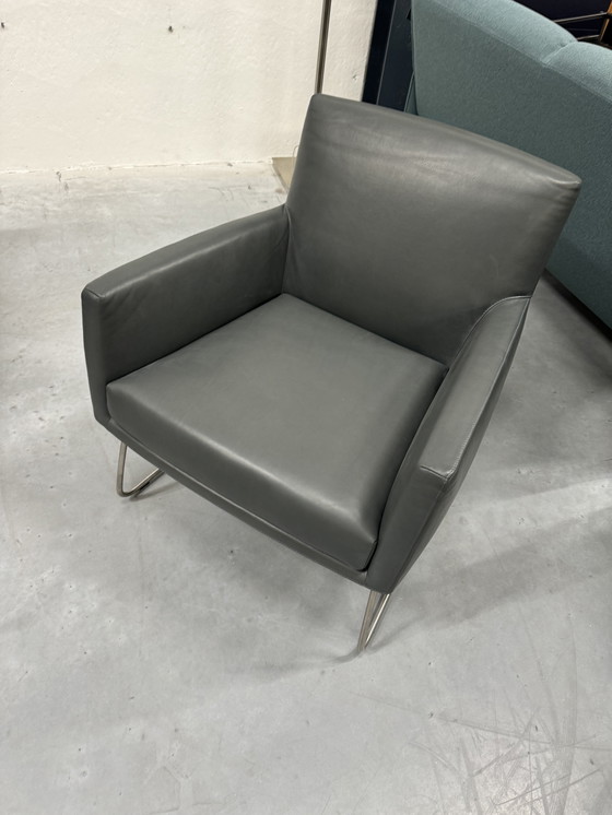 Image 1 of Design On Stock Fauteuil Tumbler Cuir