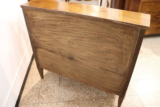 Image 1 of Cómoda antigua de nogal, Italia Siglo XVIII