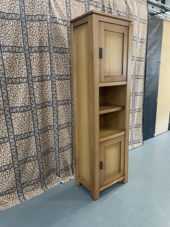 Image 1 of Smalle hoge lichteiken kast