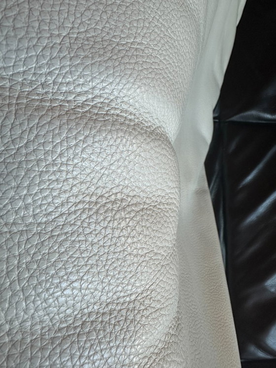 Image 1 of Salle d'exposition du canapé 3 places Formenti