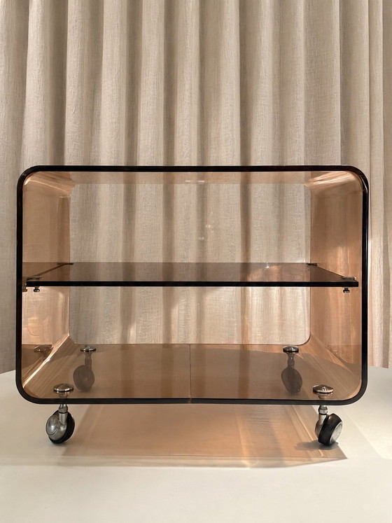 Carrello di servizio vintage in plexiglas color marrone fumo – Michel Dumas per Roche Bobois, anni '70 (photo 3 of 11)